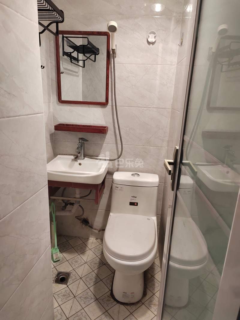 川杨新苑三期12741752卫生间图4