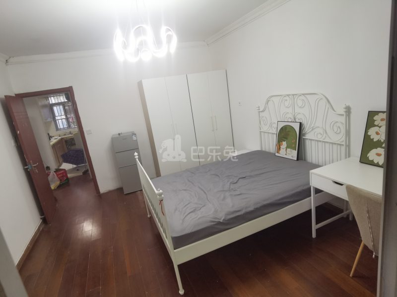 九英里1282852卧室图0