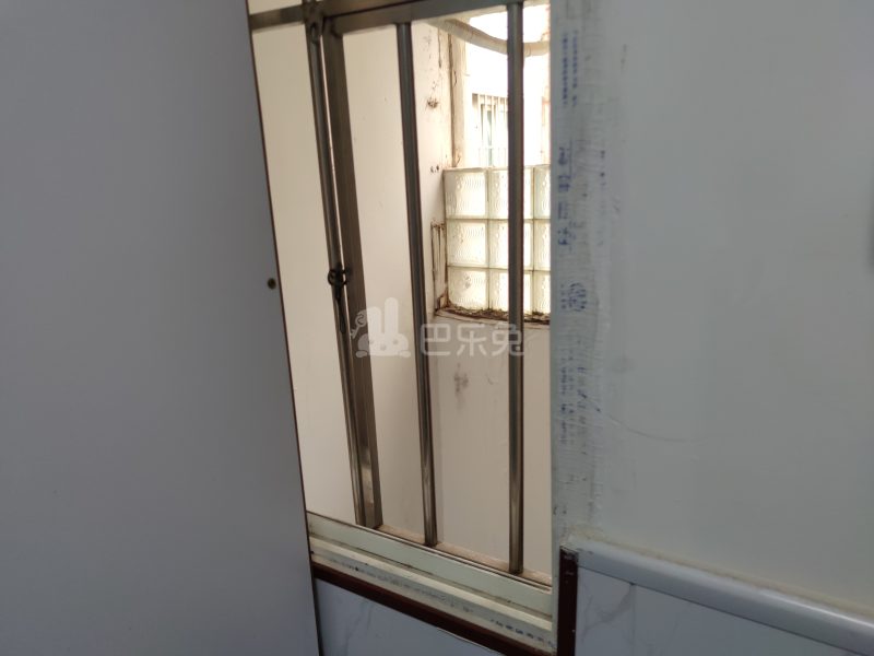 京光海景花园1298865卧室窗户图8