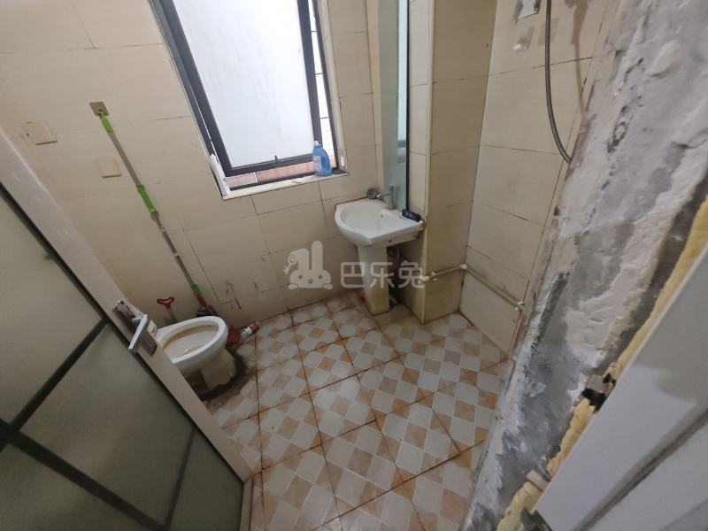 宝宸共和家园北区（三期）16321911卫生间图8