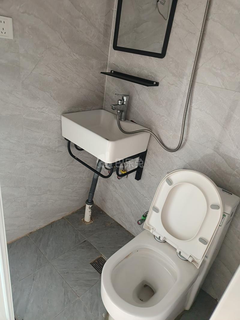 颛溪五村13076933卫生间图4