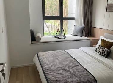 江畔都会上城 4室2厅2卫