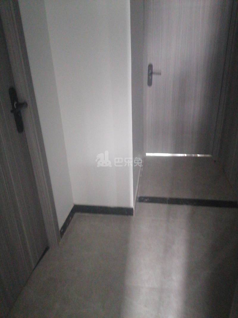 巷佳华苑2期13330408客厅图4