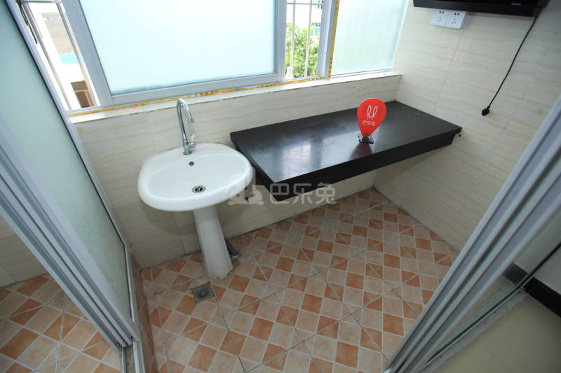 龙凤公寓1352728卫生间图8