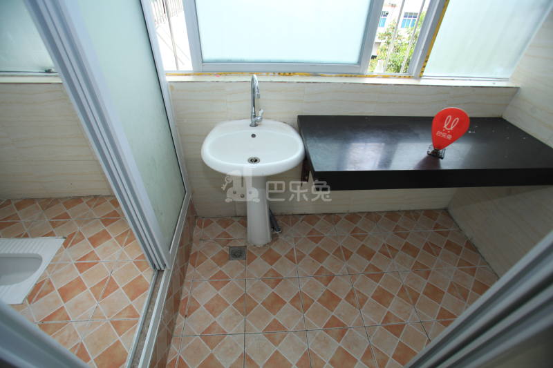 龙凤公寓1352728卫生间图9