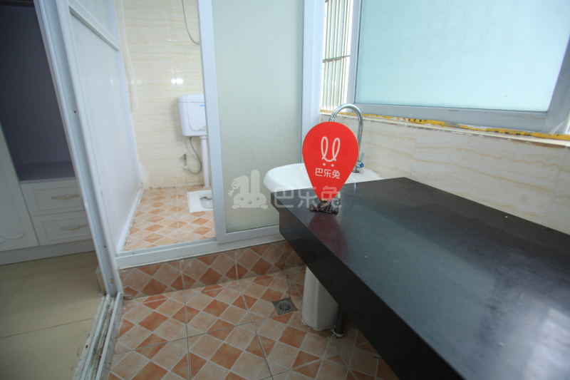 龙凤公寓1352728卫生间图10