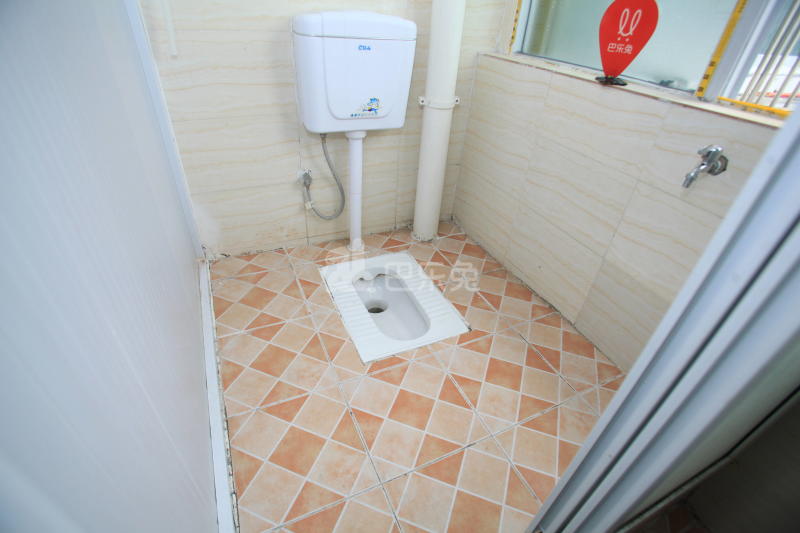 龙凤公寓1352728卫生间图11