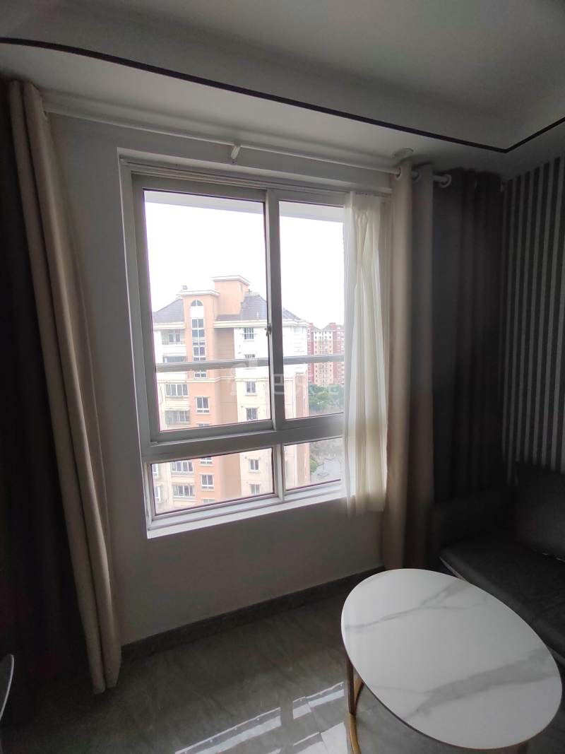 鑫峰苑13542563卧室窗户图6