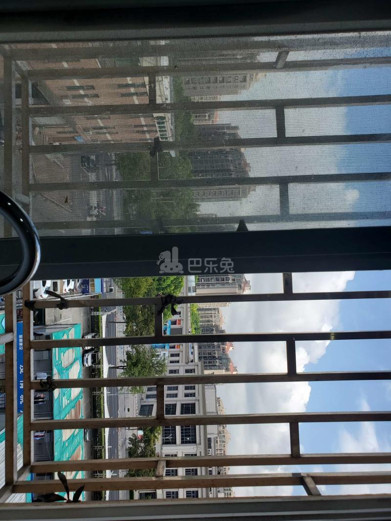 鑫峰苑13551804卧室窗户图9