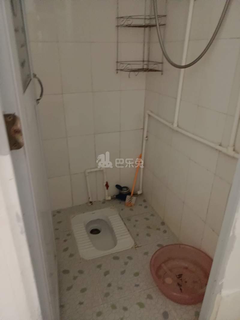 南头一甲村东街二号楼13581876卫生间图4