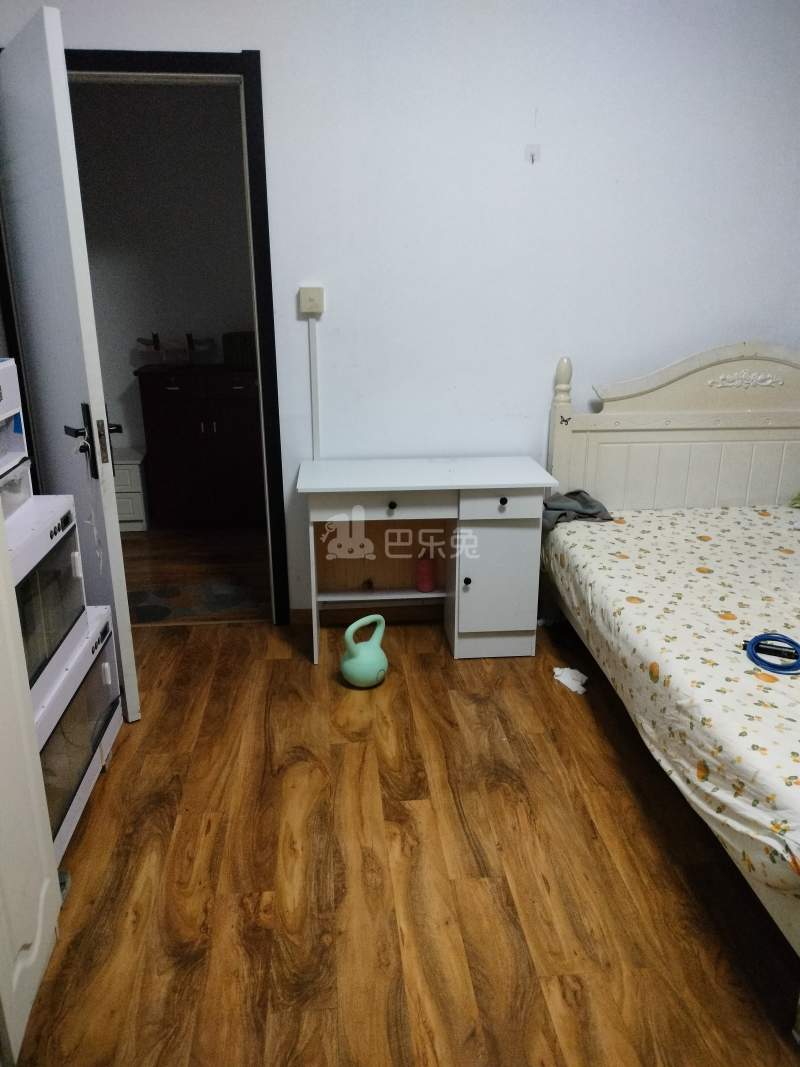 匡巷三村13591937卧室图3