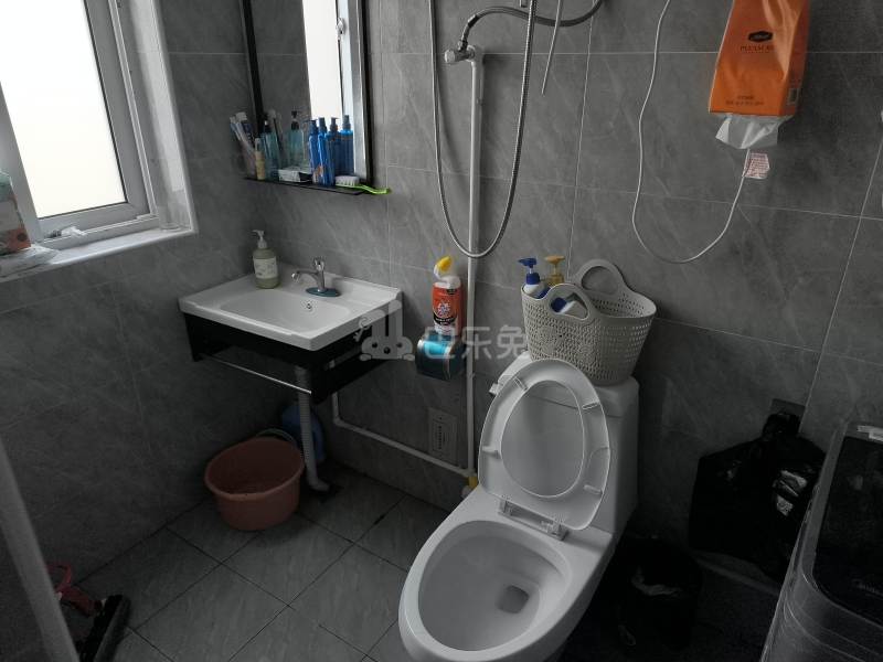 匡巷三村13591937卫生间图17