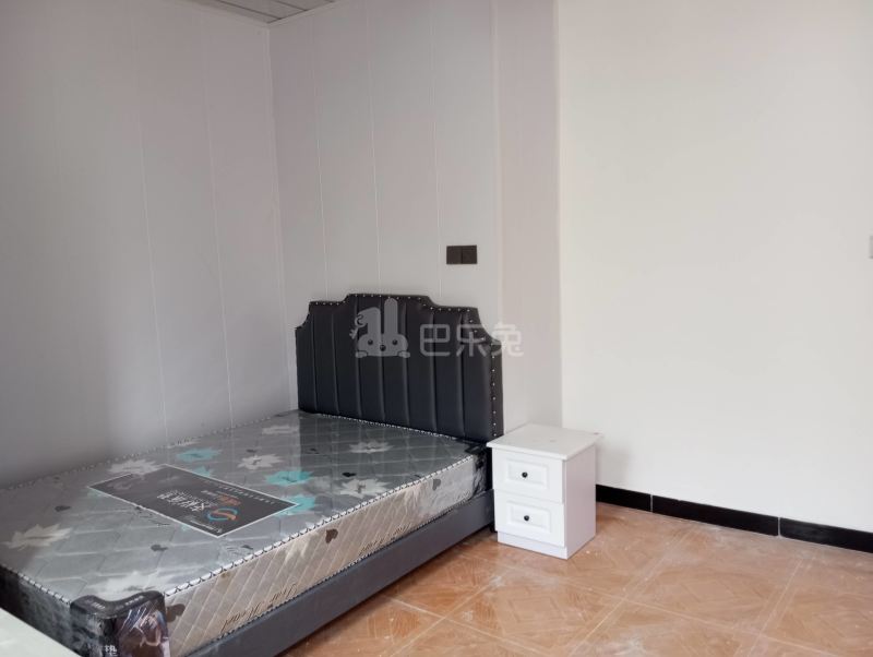 新春村李家宅13593666卧室图2