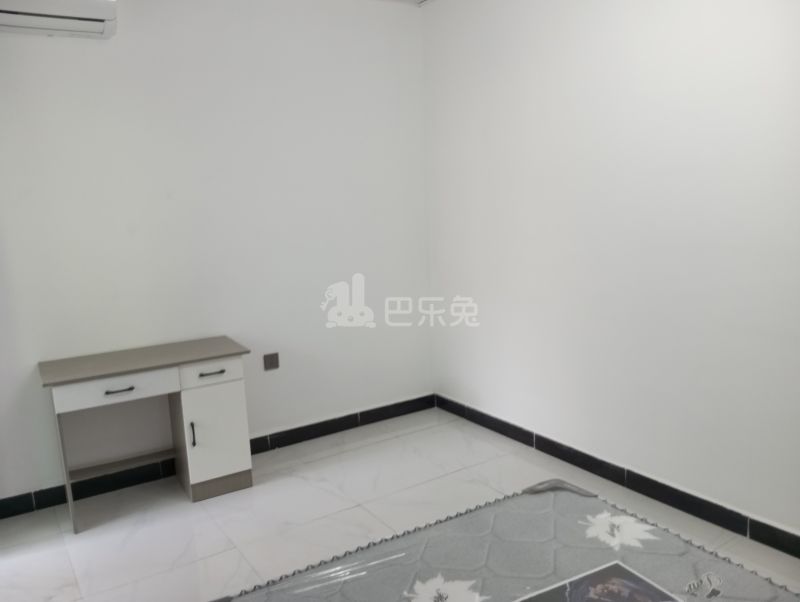 新春村李家宅13593669卧室图2