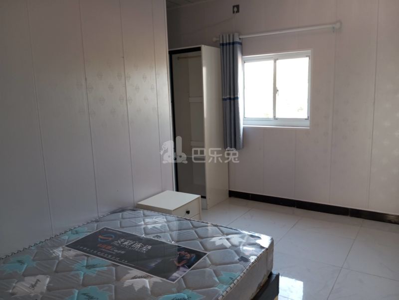 新春村李家宅13593671卧室图0