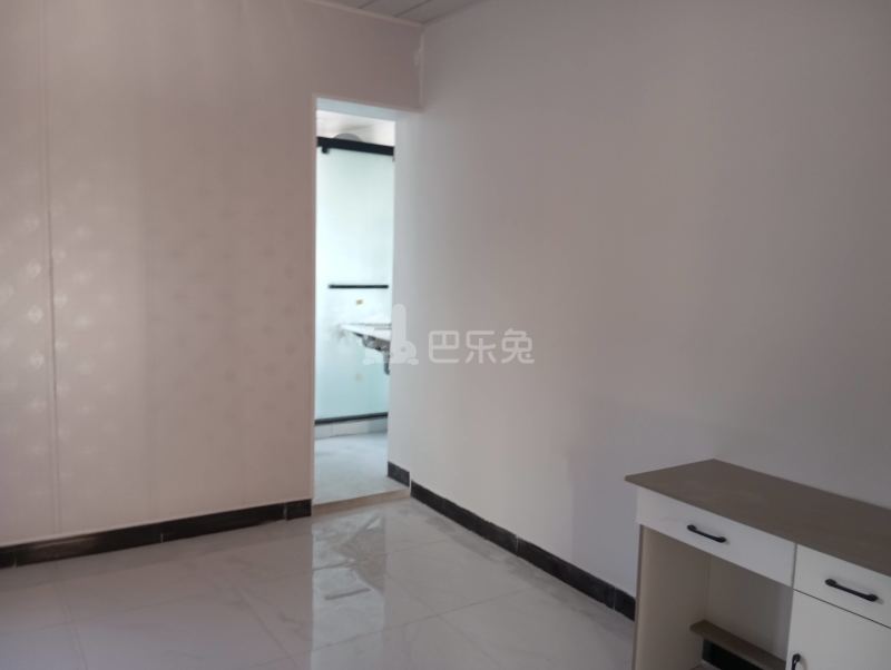 新春村李家宅13593671卧室图1