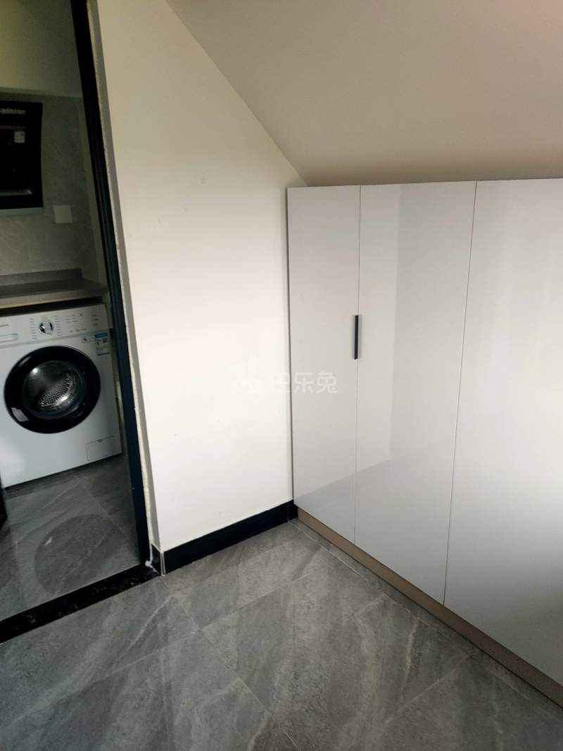 民丰村陆家宅13701109卧室图1