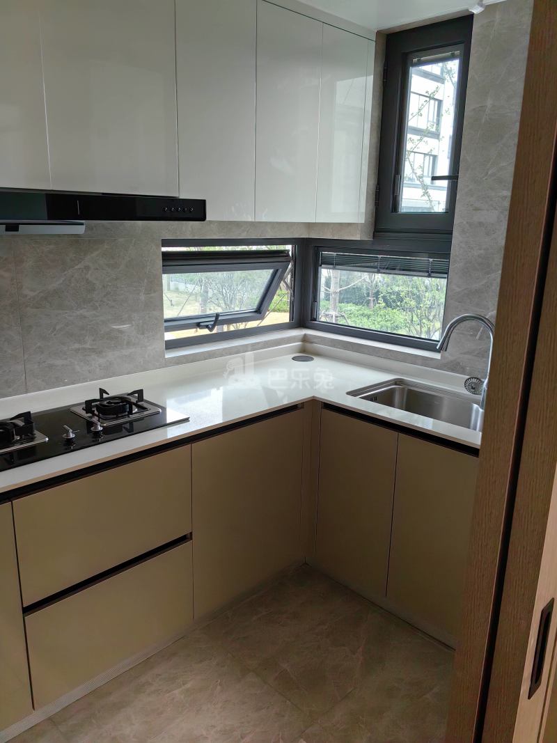 卓越大江悦府13705090厨房图3