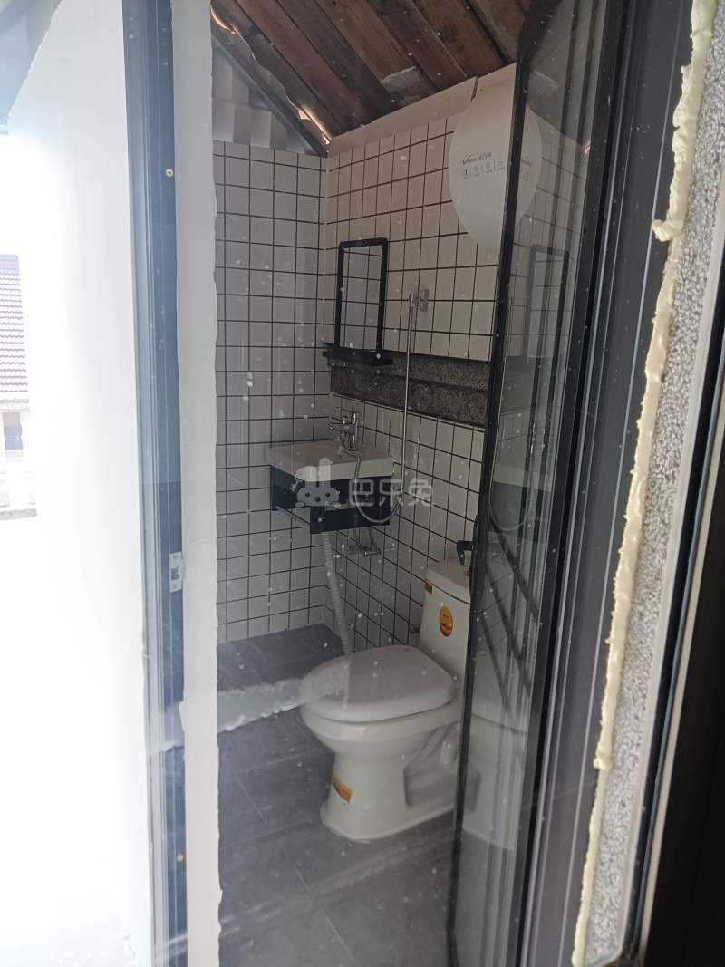 丰桥村26组13715796卫生间图4