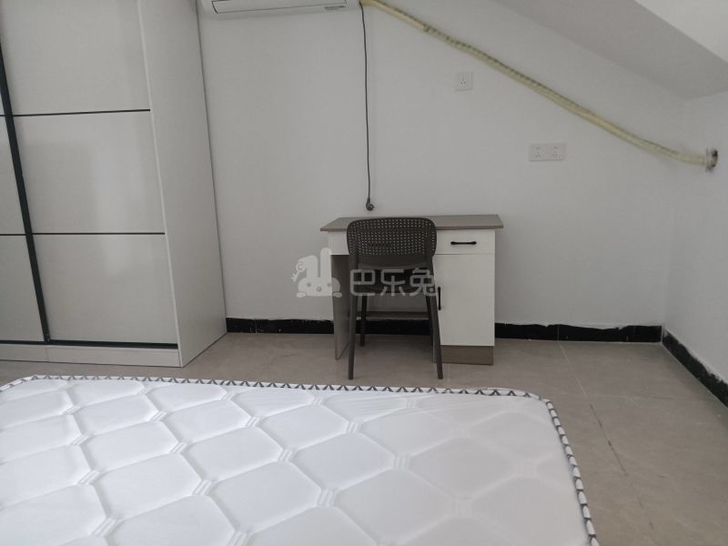 丰桥村26组13715796卧室图2