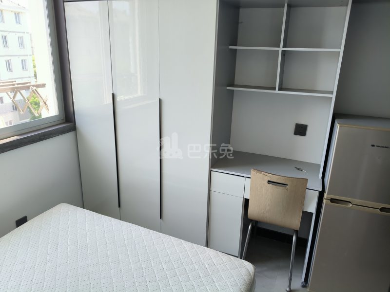 巷佳华苑1期13717052卧室图2