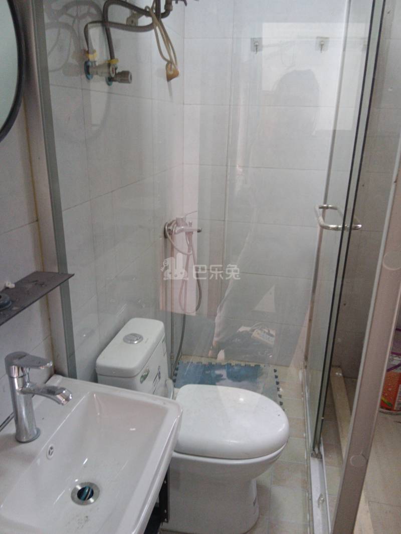 裕隆花园13795850卫生间图5