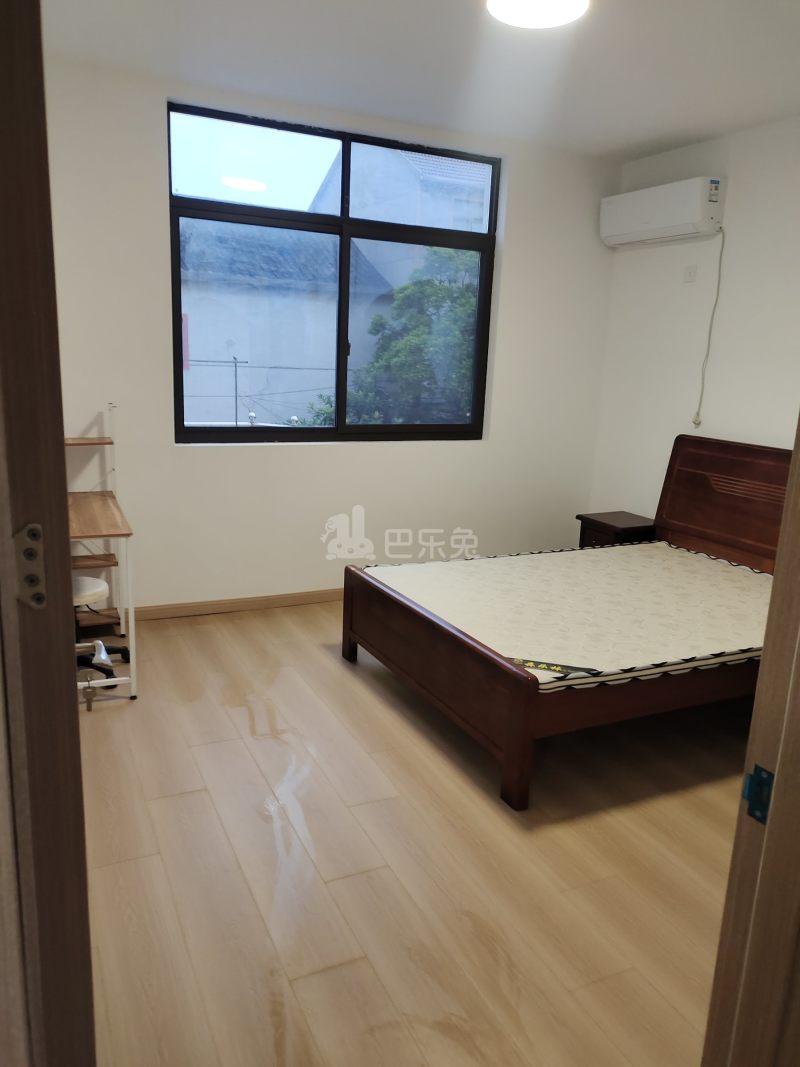 新奉公路581弄13832248卧室图0