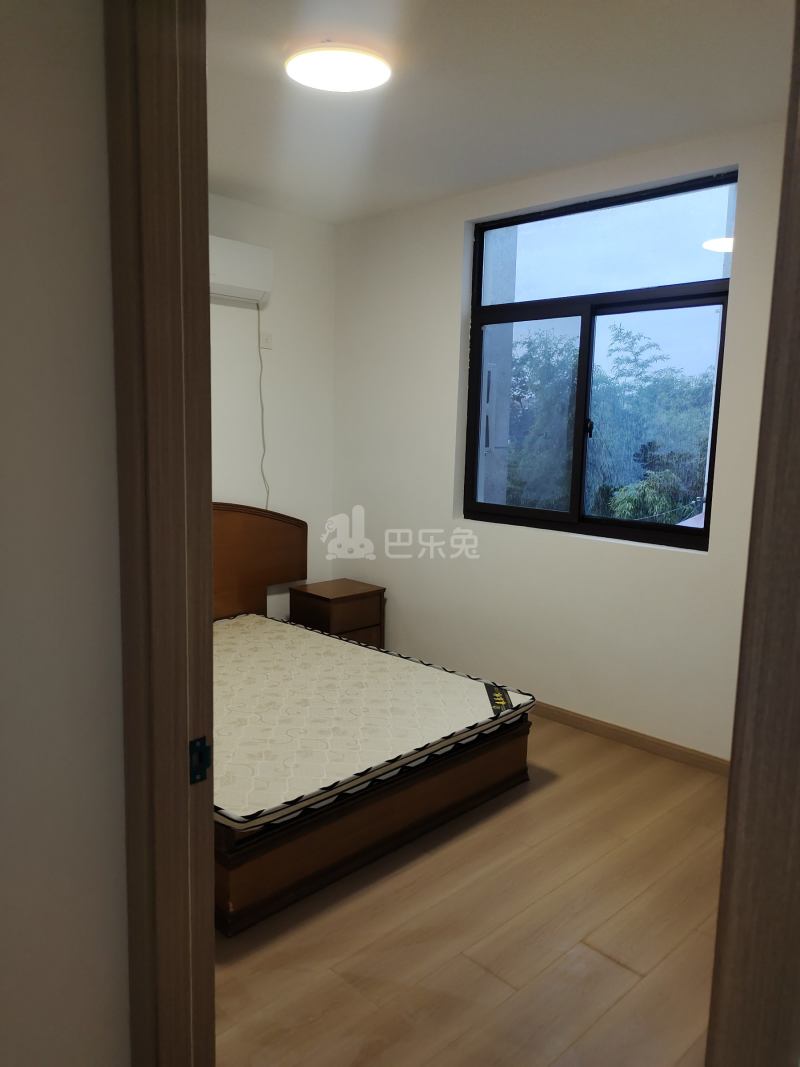 新奉公路581弄13832248卧室图2