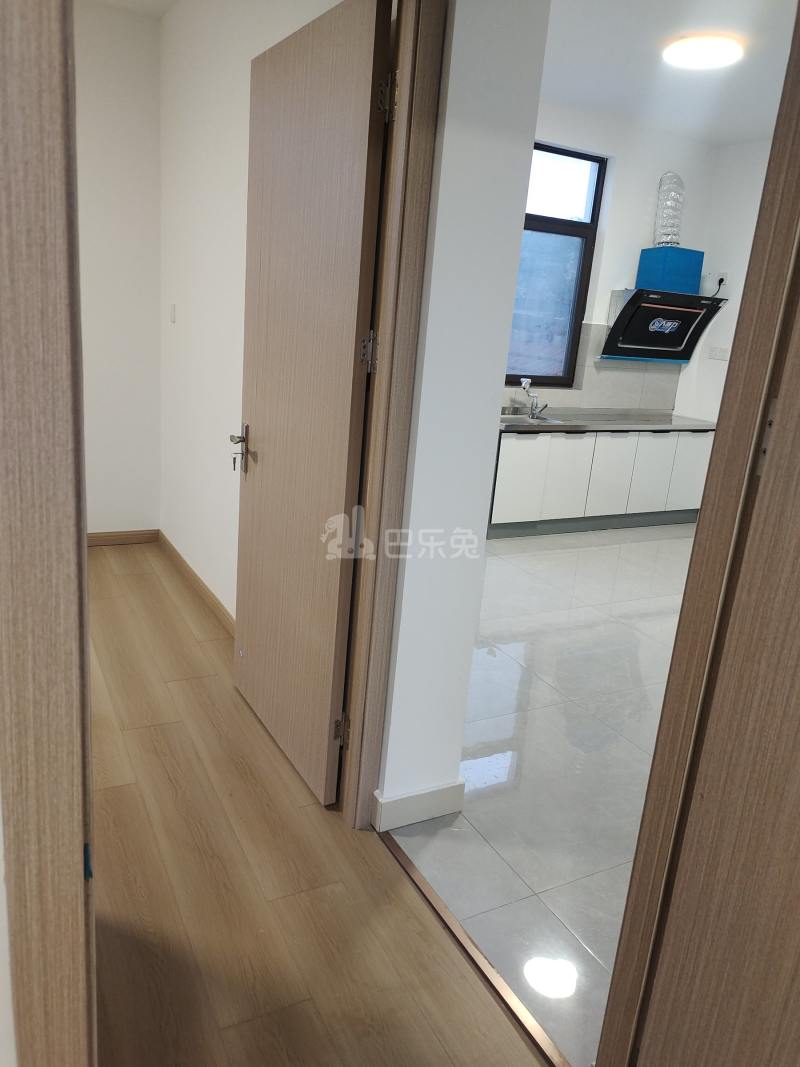 新奉公路581弄13832248卧室图3