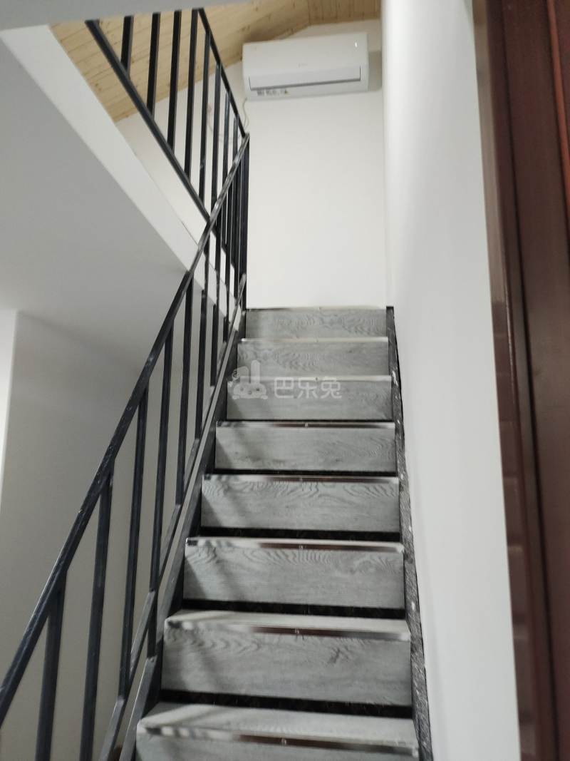 新奉公路581弄13832254卧室图3