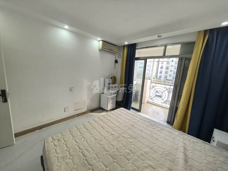 新青浦花苑一区13836615卧室图1