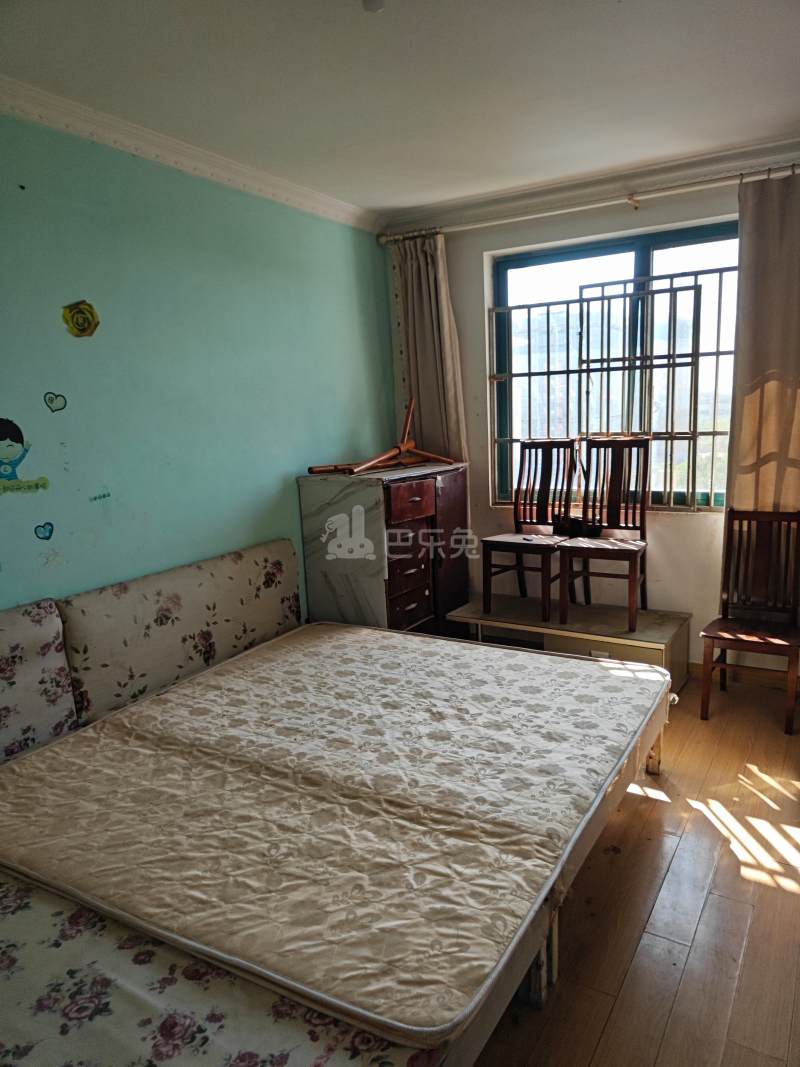 曹建路201弄13840787卧室图2