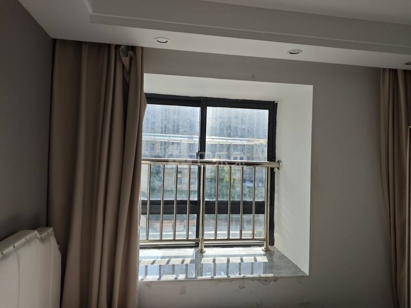 友谊康苑A区13906585卧室窗户图8