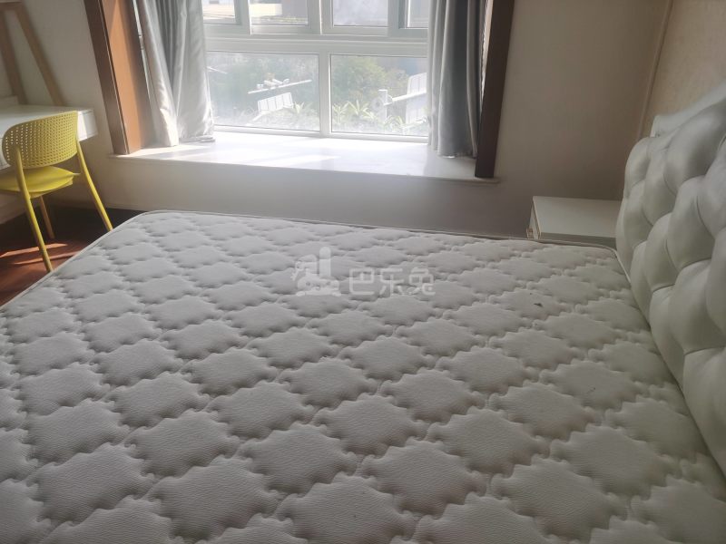 三湘世纪花城西区13981888卧室图1