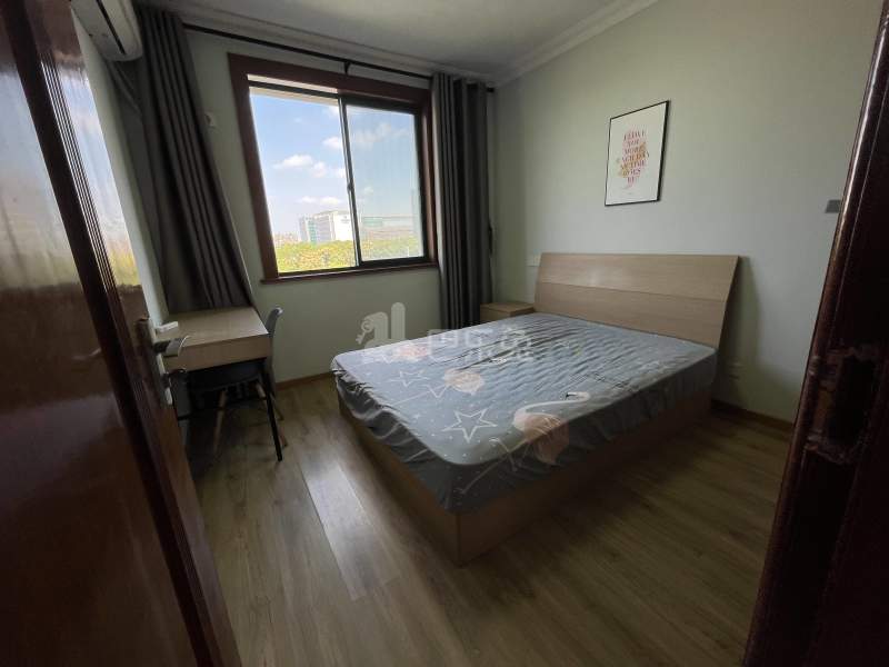 阳光花城同景苑14001357卧室图2