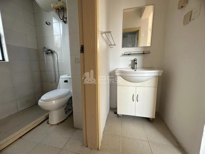 唐丰苑14067565卫生间图6