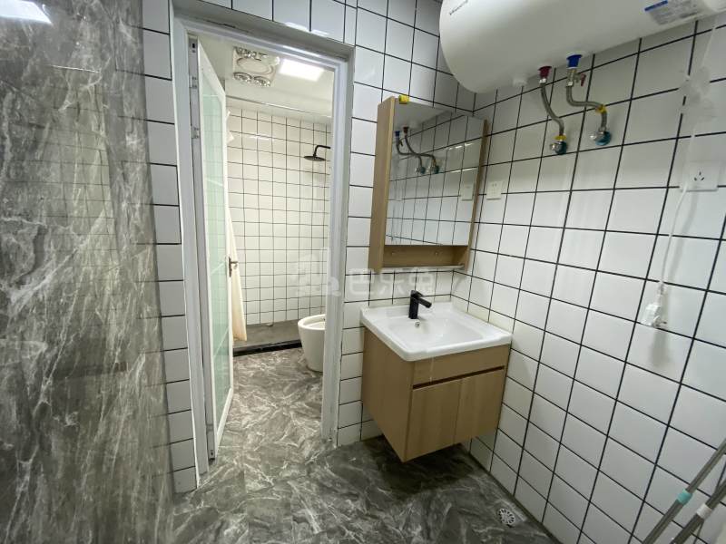 齐友佳苑14068107卫生间图8