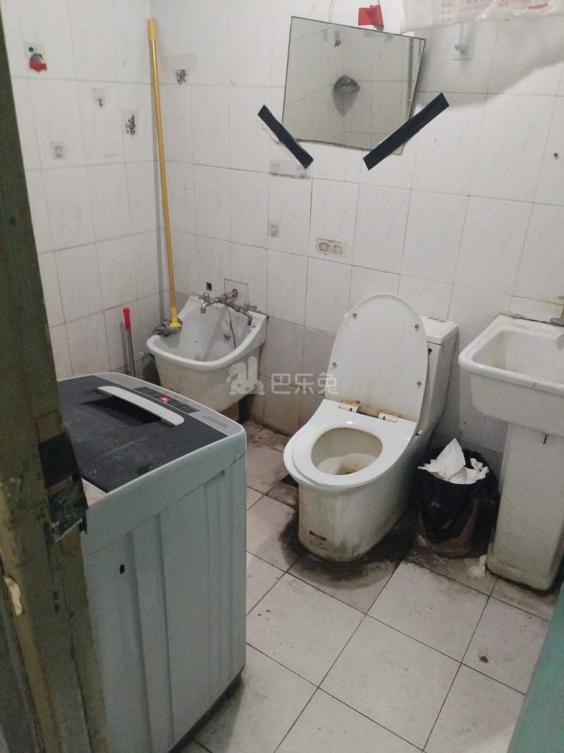 名人花苑14072421卫生间图18