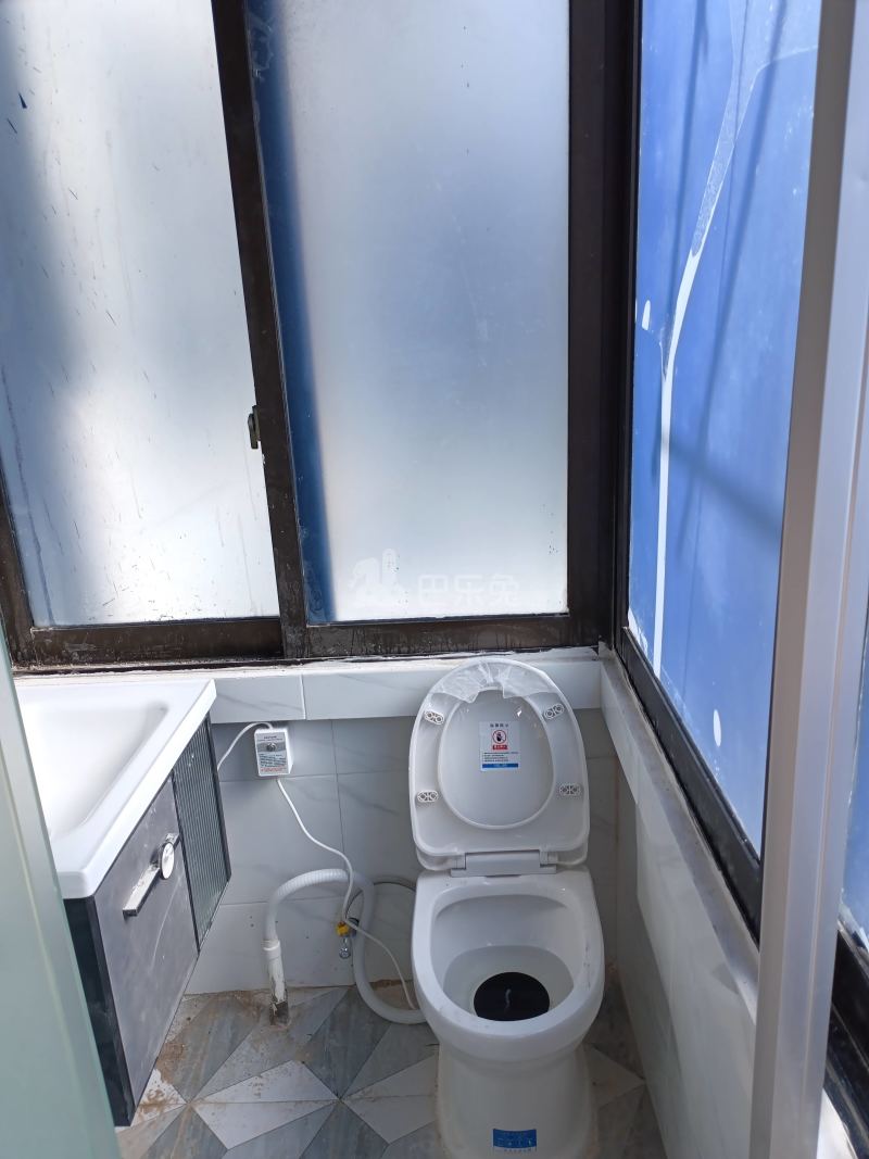 育秀三居小区14078453卫生间图6