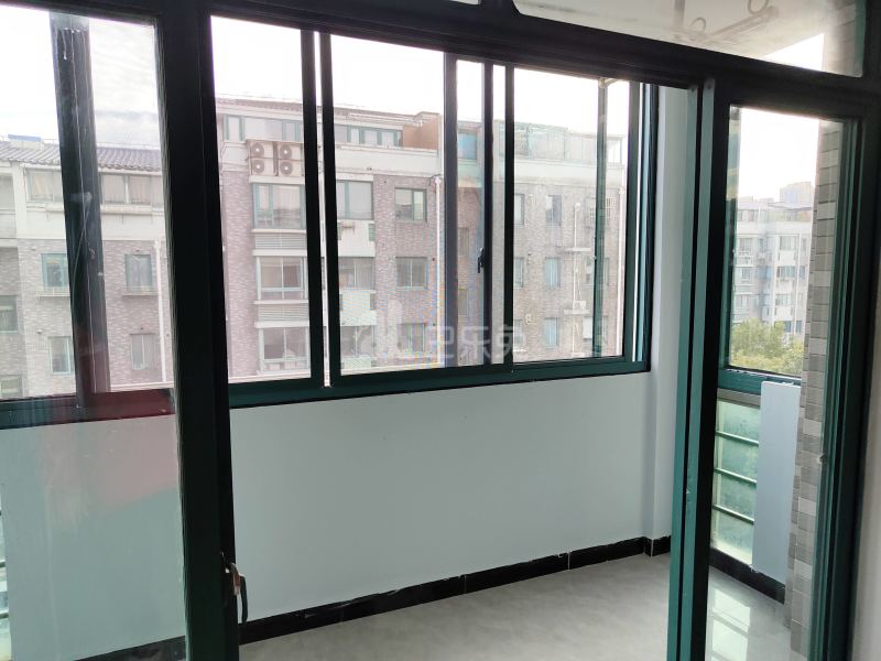 同盛公寓14158198卧室窗户图6