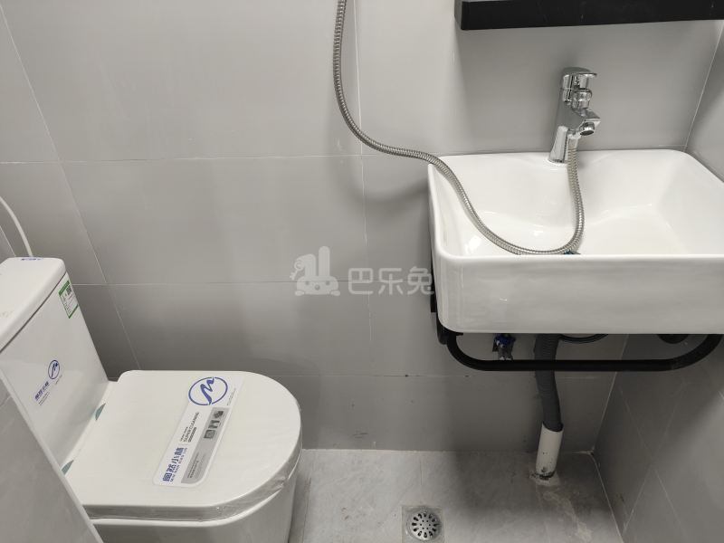 鑫峰苑14158239卫生间图6