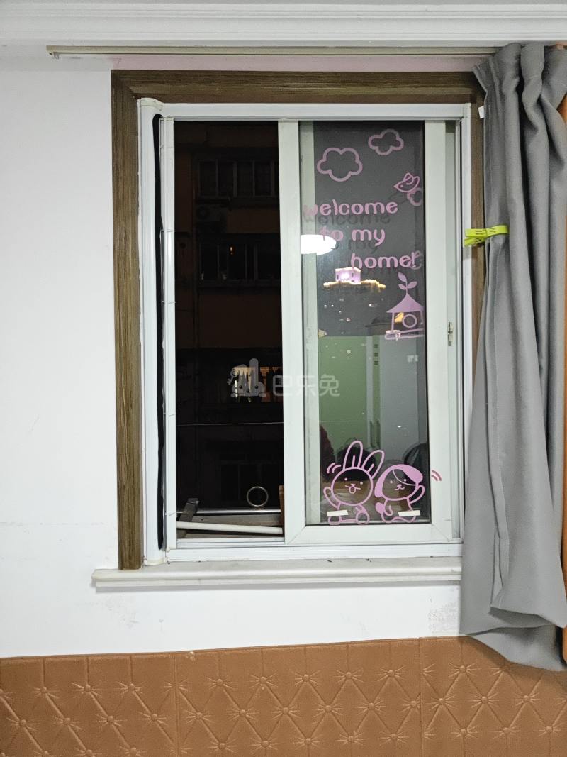 龙山小区14185213卧室窗户图9