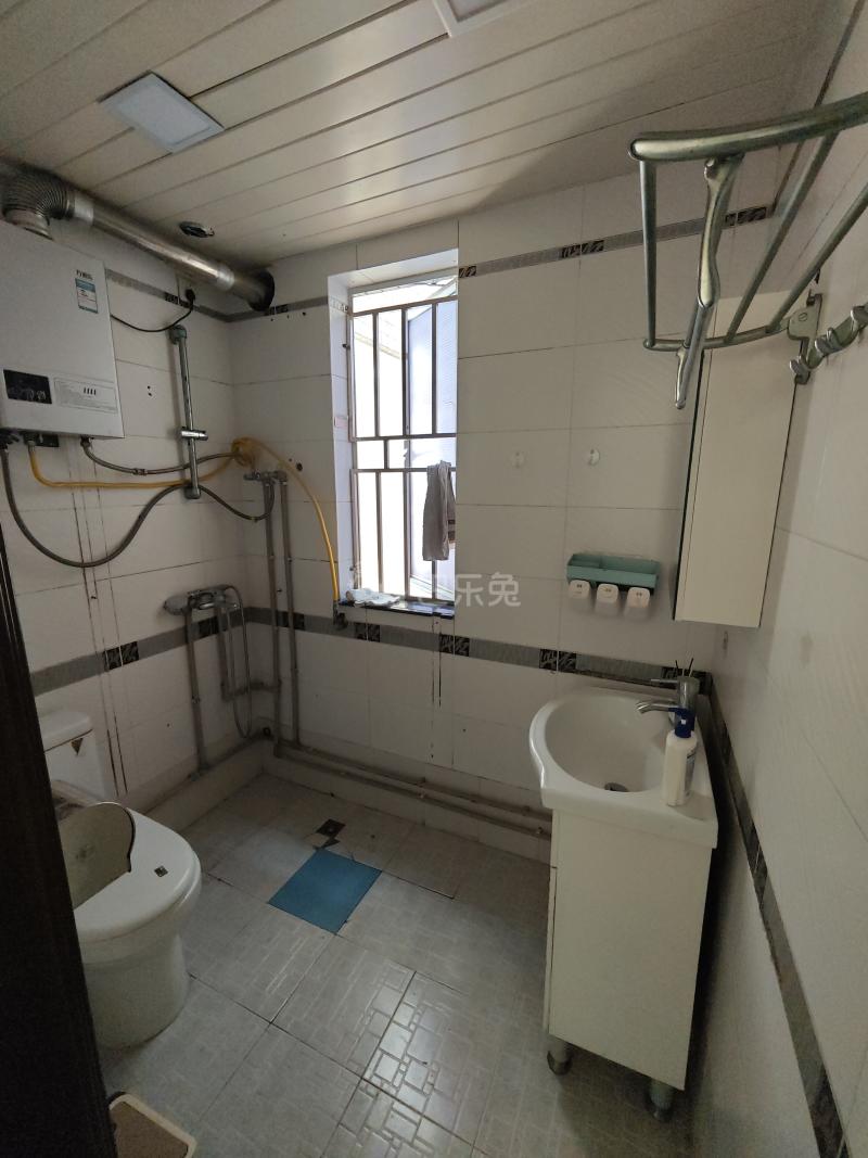 海伴雅居14376890卫生间图8