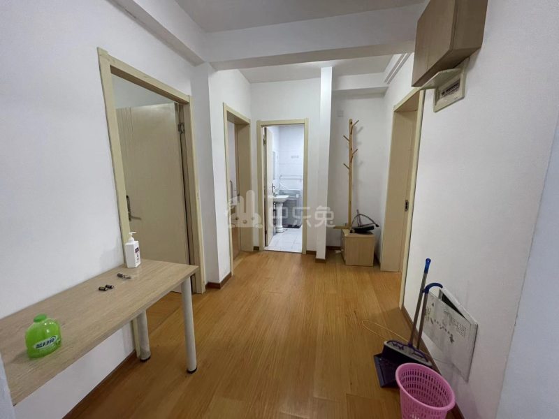 齐友佳苑14407196客厅图6