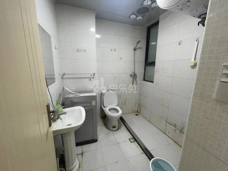 齐友佳苑14407196卫生间图8