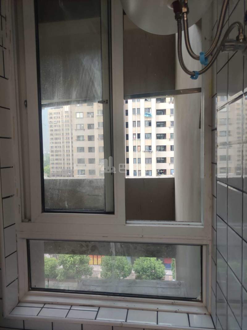 汇郡米兰苑1442289卧室窗户图9