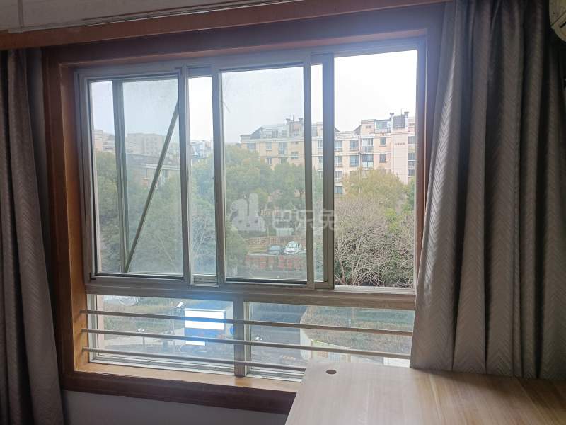 复星新苑14437600卧室窗户图10