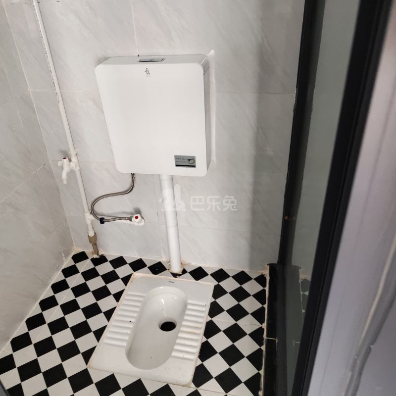 宏华苑小区14451611卫生间图6