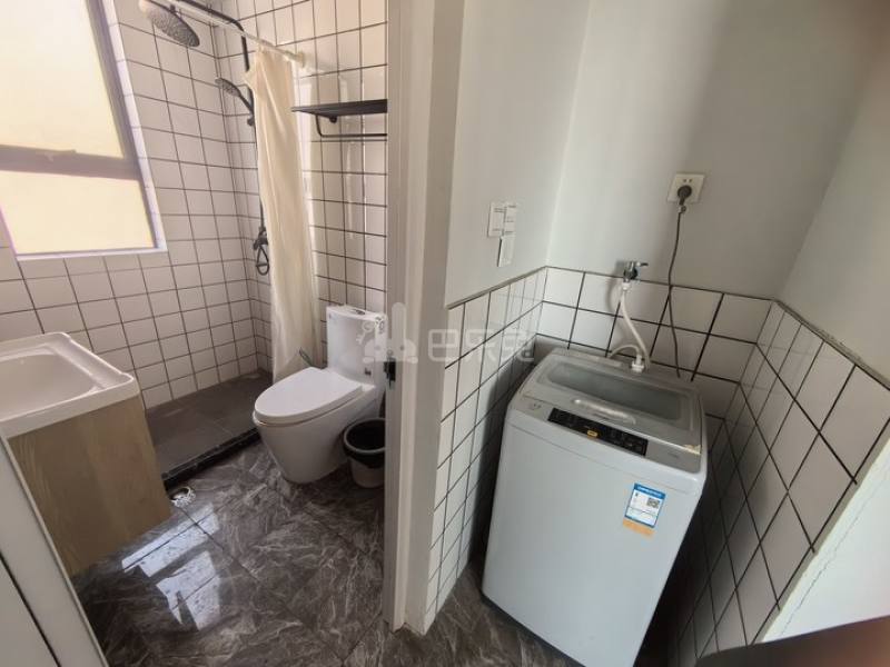 齐友佳苑14471973卫生间图5