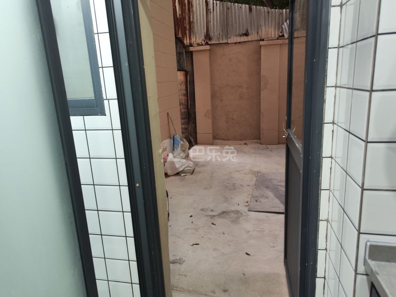 登良花园14485138卧室窗户图5